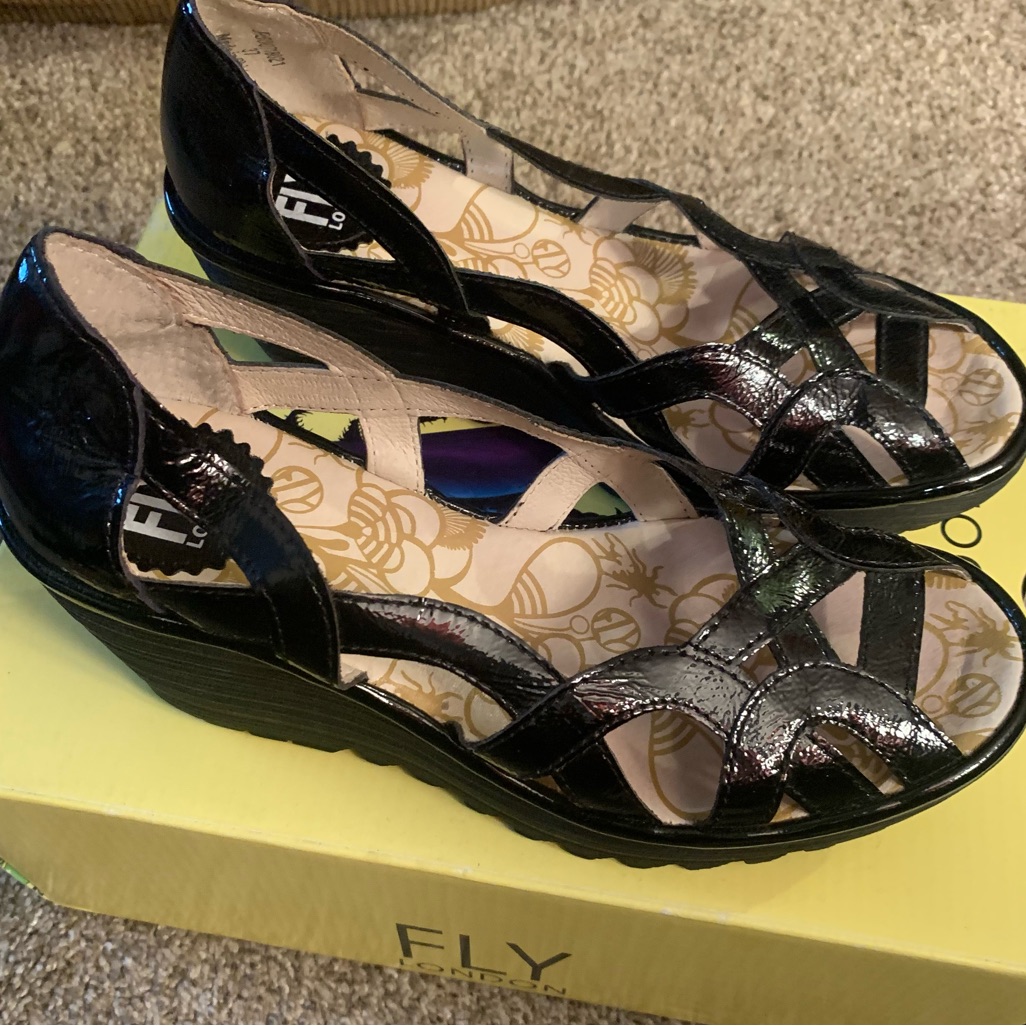 New Fly London Yadi Black Patent Wedge Shoes 6 - 6.5 (37)